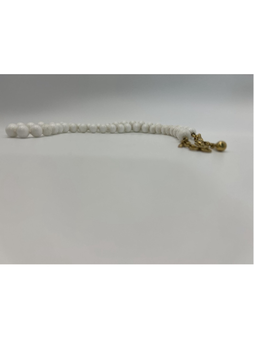 Monet Necklace White Beaded Strand Gold Tone Chain Hook Clasp 18 Inch Jewelry - Picture 3 of 5